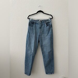 Abercrombie & Fitch Curve Love High Rise Mom Jean, size 10 Long